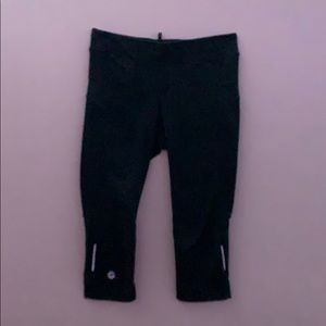 Athleta Yogo Capri Leggings